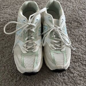 New Balance 530 Sea Salt and Sage color